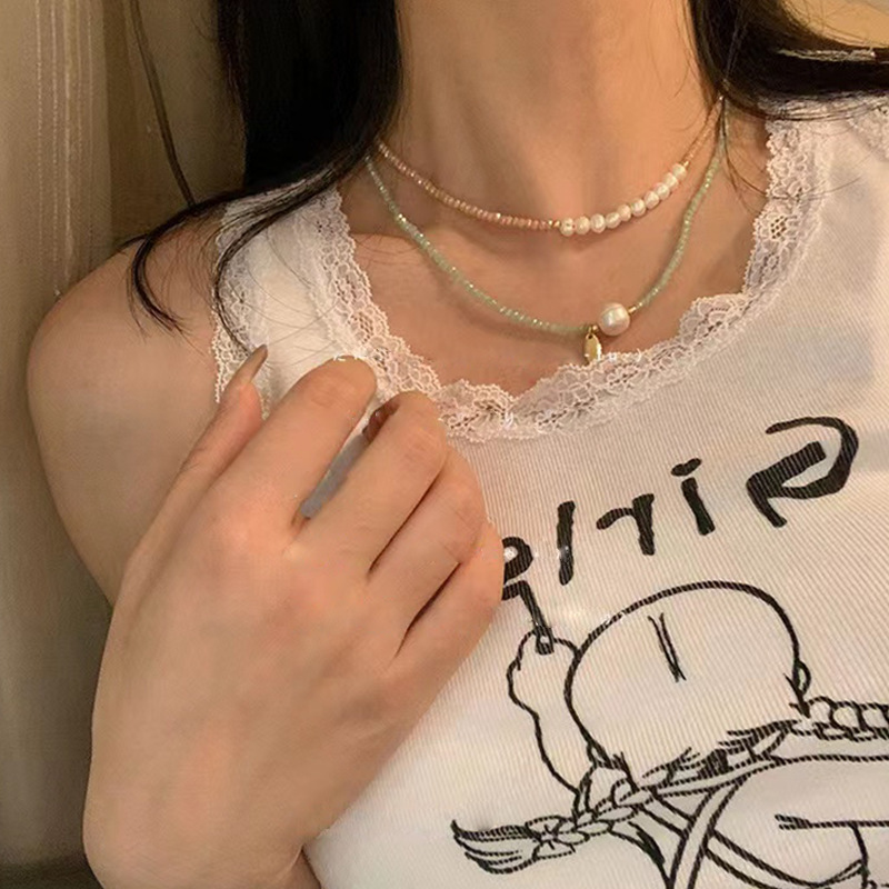 Hot Girl Summer colorful beaded pearl necklace, design sense, niche and versatile necklace, women's collarbone chain accessory details Picture