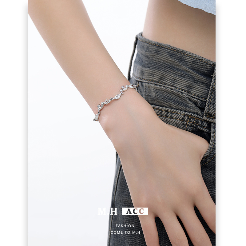 Original abstract irregular bracelet that doesn't fade, a cool summer style fashion versatile bracelet for women, a high-end accessory for women full figure