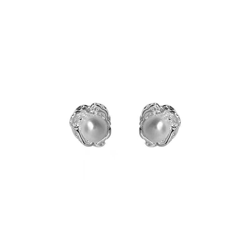 Irregular pearl stud earrings with a niche design for women, the new trendy earrings of 2025 are fashionable, high-end, and unique Item Picture