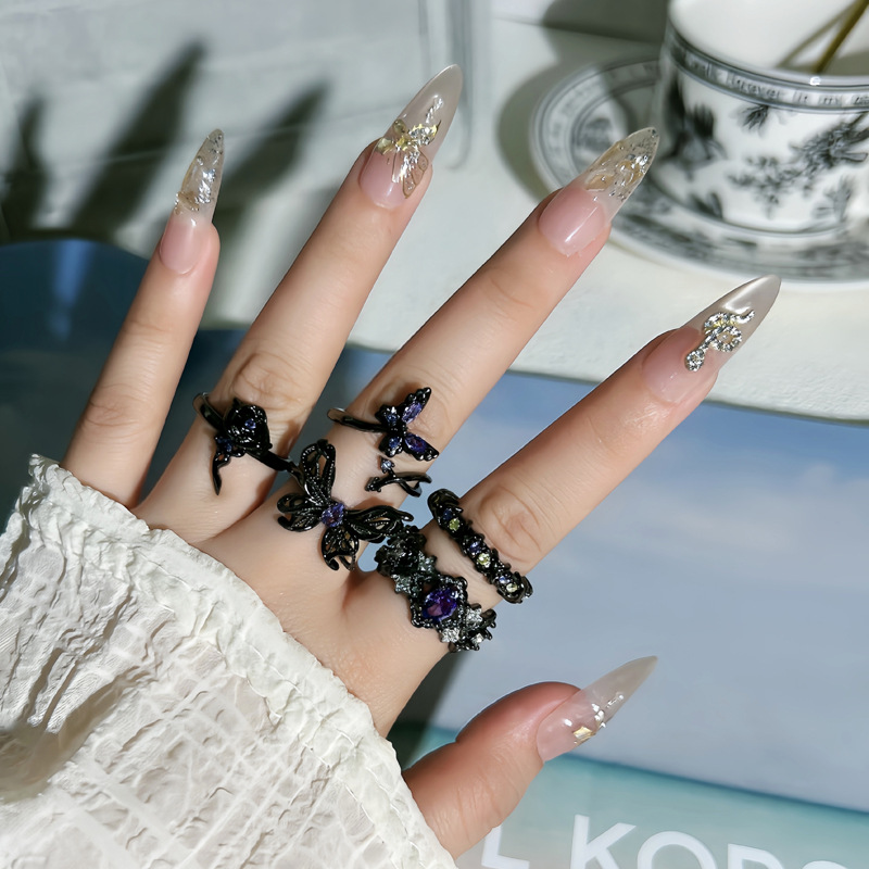 Dark black butterfly-shaped ring for women, unique punk, hot girl, high-end, gender-neutral, niche ring trend details Picture