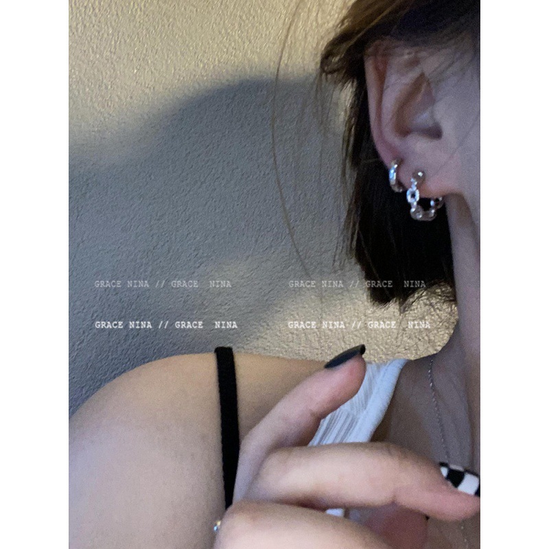 ins Cold style chain ear buckles 2025 new trendy earrings for women's summer, with a unique design sense, simple and versatile earrings Application Scenario