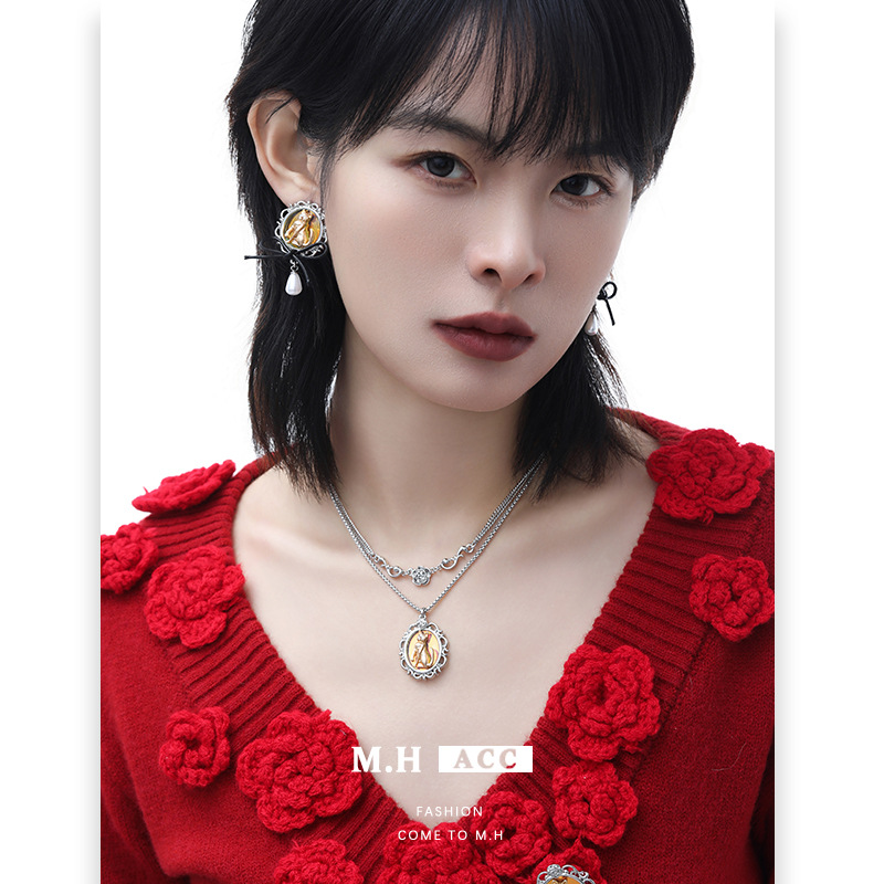 Laser gradient mirror cat earrings design sense, niche Chinese-style earrings, ins original style bow earrings for women details Picture