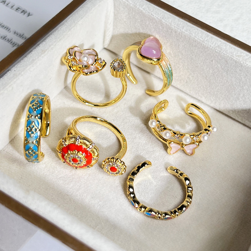 Sweet and cool flower bow enamel elegant open ring for women on Instagram, cold style, niche design sense, light luxury ring Application Scenario