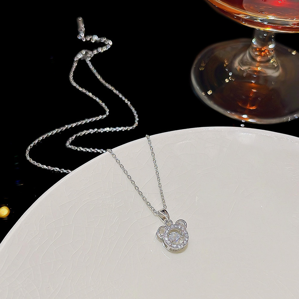 Japanese and Korean ins light luxury bear necklace, niche high-end pendant, collarbone chain, elegant and versatile, hot-selling accessory wholesale Specification drawing