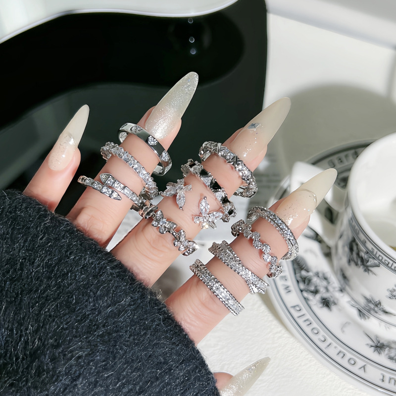 Hot-selling bestseller, fashionable and exquisite, full diamond butterfly style, cross-opening ring, women's light luxury, high-end, niche ring details Picture