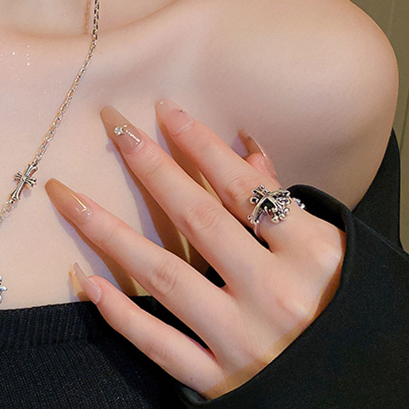 The cross retro, simple and cold style open ring with a niche design sense for women, a new luxury ring that is popular on the Internet details Picture
