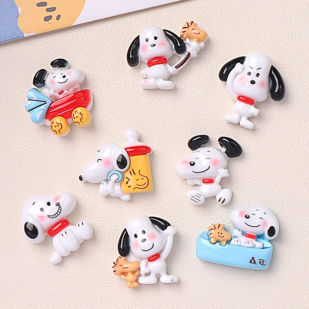 Shiny and playful little puppy resin cartoon trinkets, diy hair clips, headwear, phone cases and accessory materials batch full figure