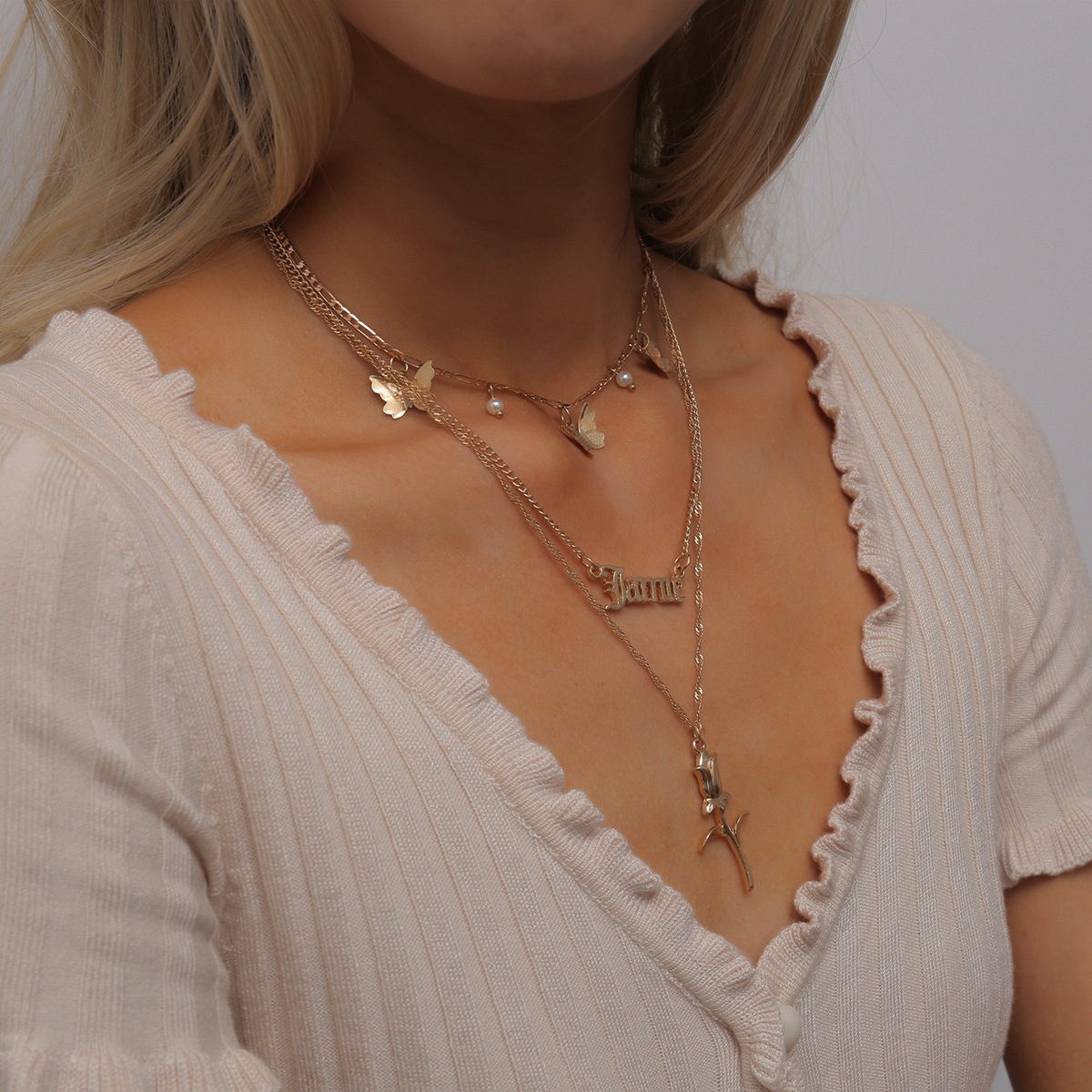 European and American cross-border jewelry, personalized floral hollowed-out letter necklace, retro mixed rose butterfly necklace Specification drawing