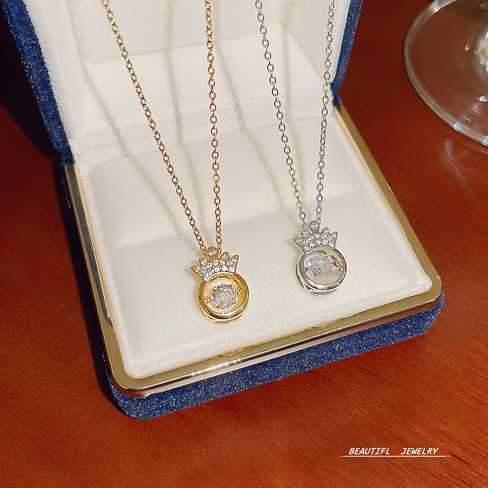 The zirconia crown necklace, a trendy accessory for celebrities, is a niche pendant for women. It's a 2024 new bestseller and a popular collarbone chain full figure