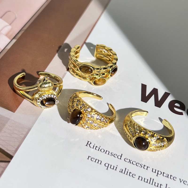 The mid-style brushed tiger's eye stone ring for women features a light luxury and niche design. The retro gourd is exquisite and versatile, making it a trendy index finger ring Application Scenario