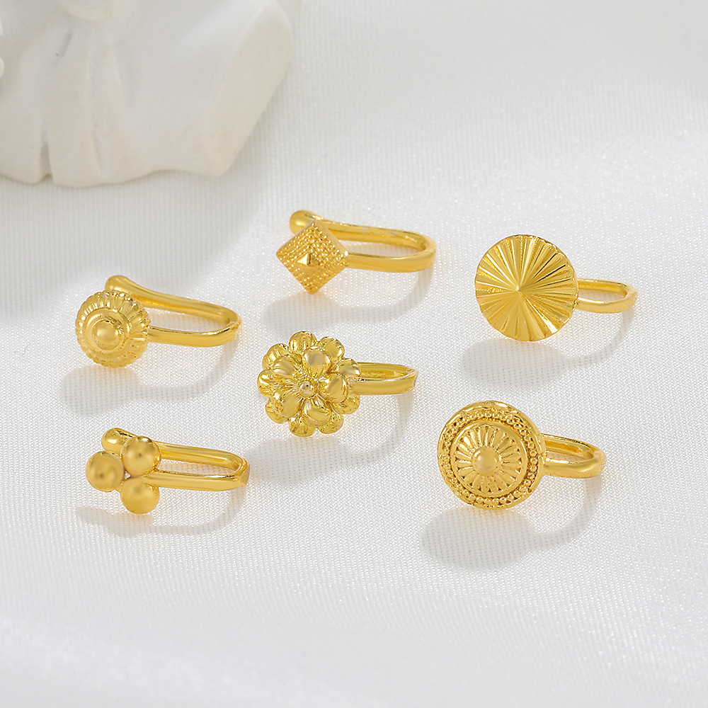European and American creative non-perforated U-shaped nose clip, ins fashionable and elegant geometric nose ring, flower fake nose decoration, puncture accessory Application Scenario