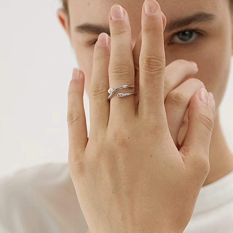 A niche irregularly lined zircon pearl open ring for women to wear on Instagram, simple, fashionable, elegant and unique Application Scenario
