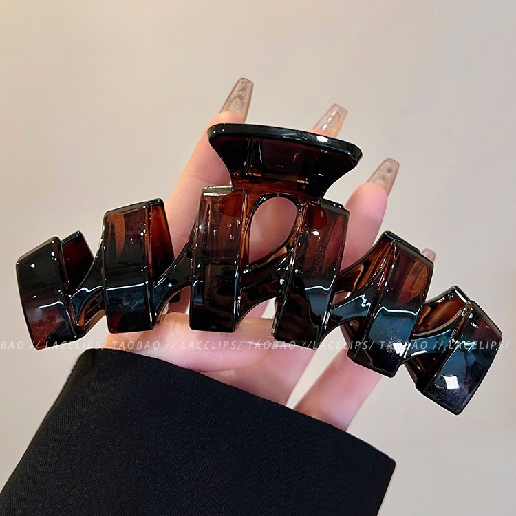 2025 New wavy hair clip, large shark clip, women's back head, high-end hair clip, hair accessory full figure