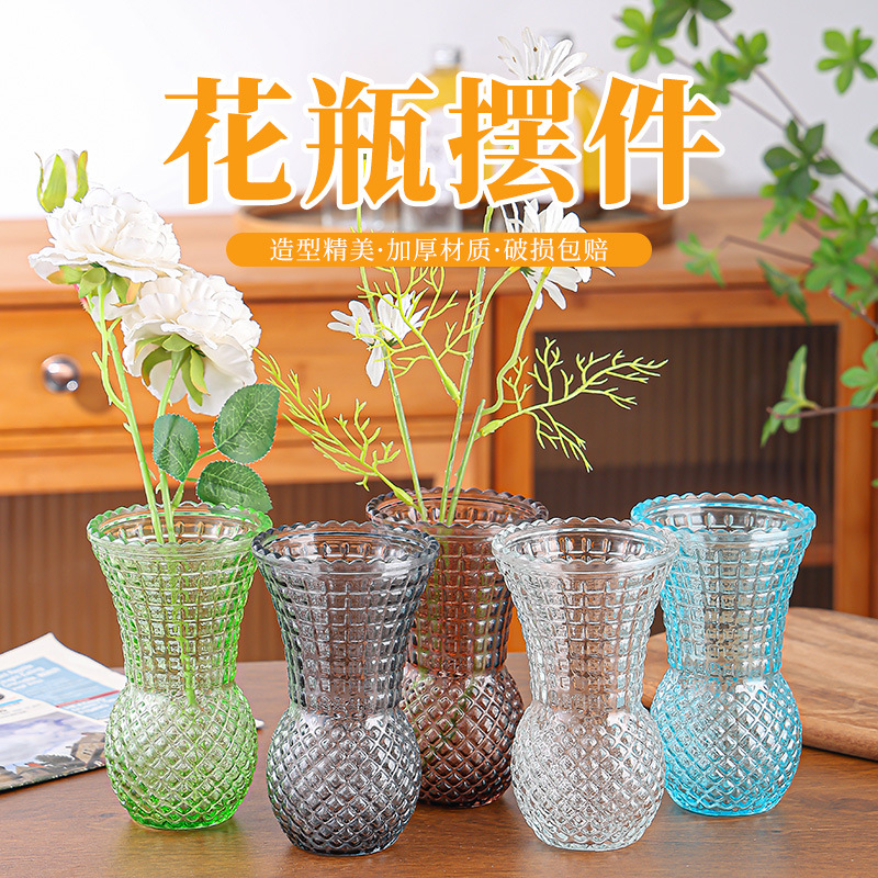Ins-style high-end European-style simple glass small transparent vase with high appearance level, living room aroma bottle decorative item details Picture