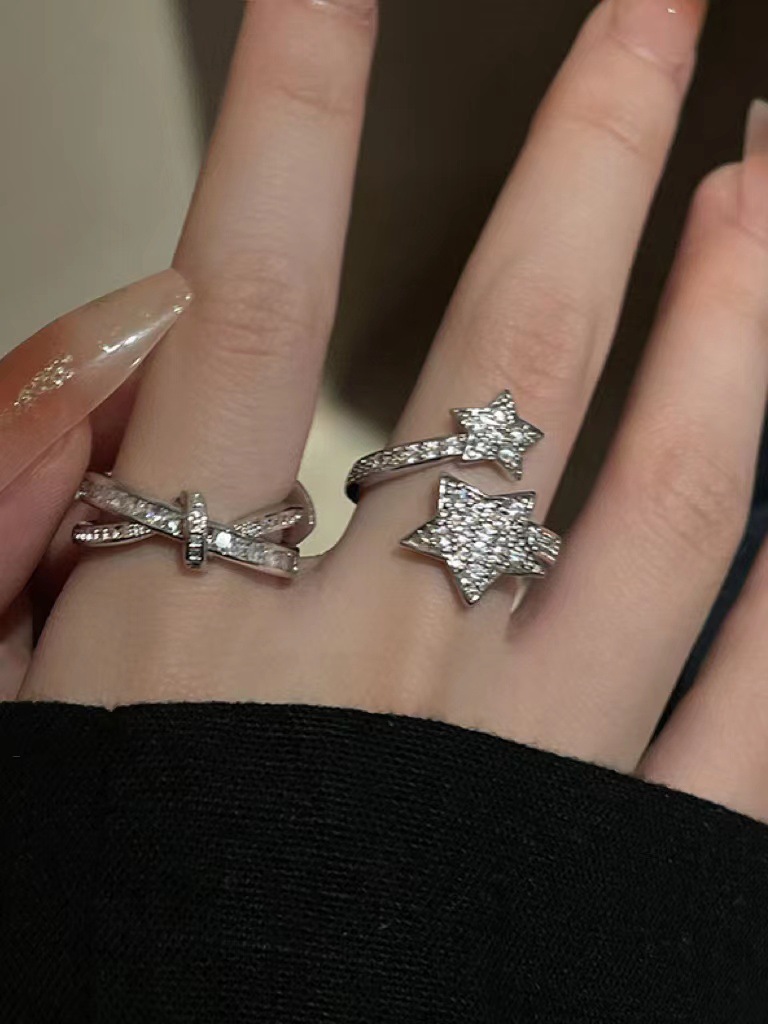 A heart-shaped, high-end cross-zirconia ring for women, an Instagram niche design sense index finger ring, a light luxury and exquisite open ring details Picture