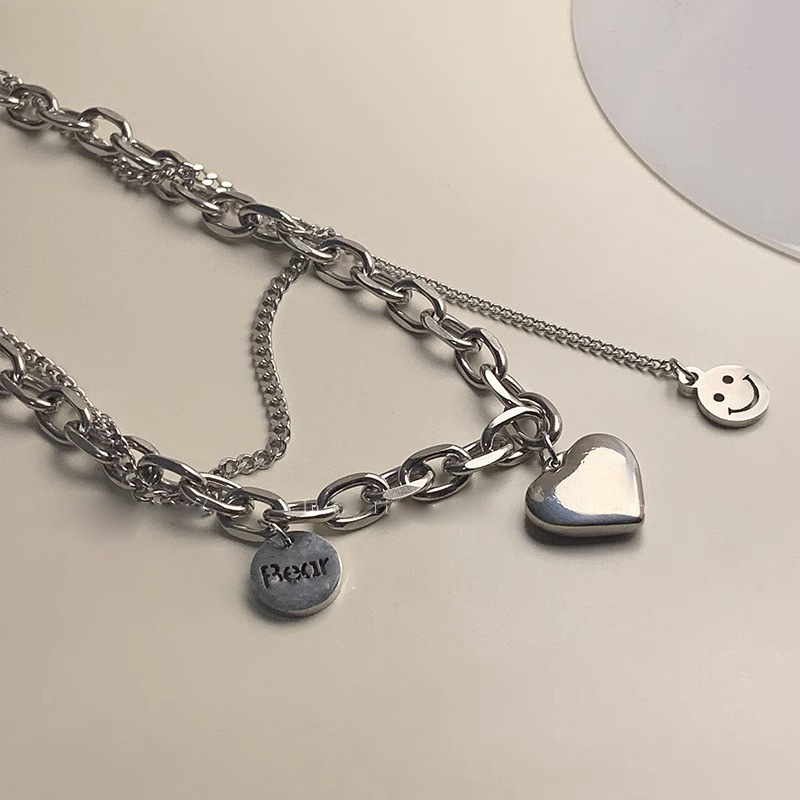 Sweet and cool hot girl titanium steel non-fading heart-shaped sweatshirt necklace, women's light luxury niche accessory 2024 new hip-hop necklace details Picture