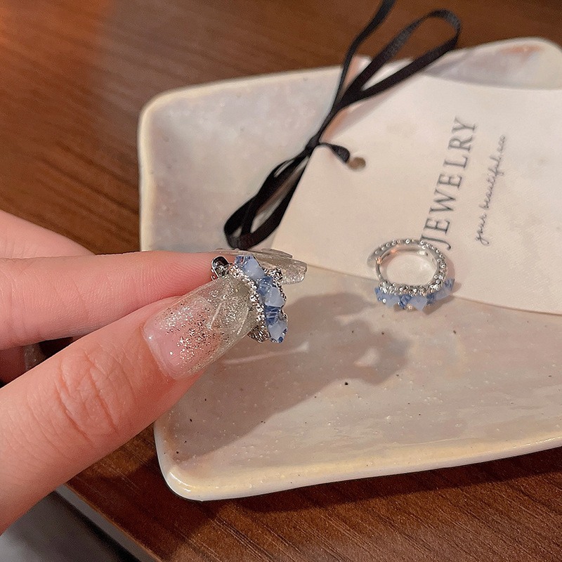 Blue retro diamond ear loops, ear buckles, women's light luxury, versatile, elegant and high-end style, ear studs, best-selling internet-famous earrings wholesale Specification drawing