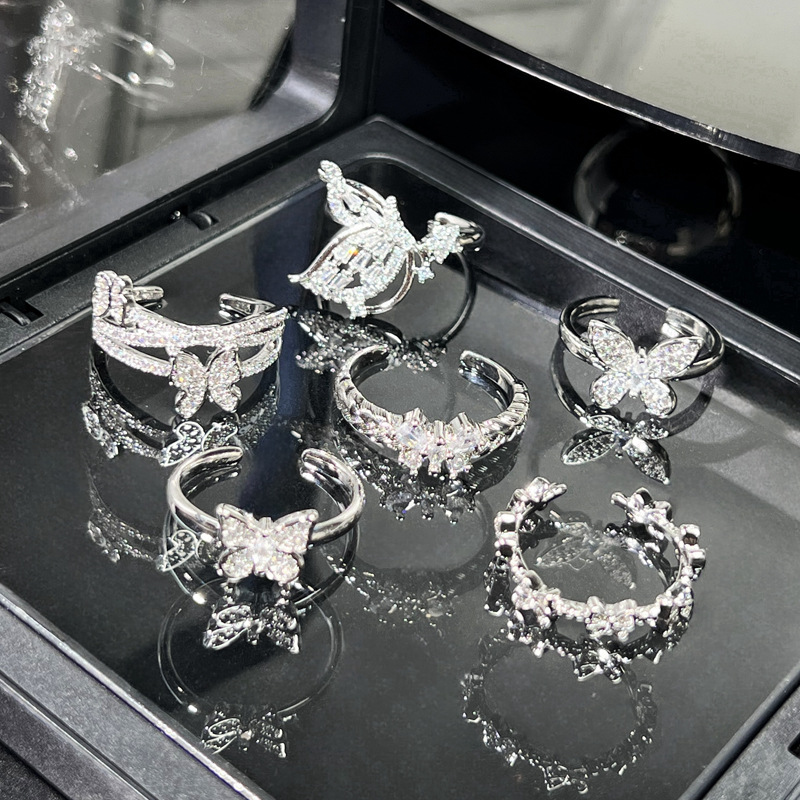 This high-end European and American butterfly full-diamond open-mouth ring features a niche design for women, a fashionable and cool style, and is versatile Application Scenario