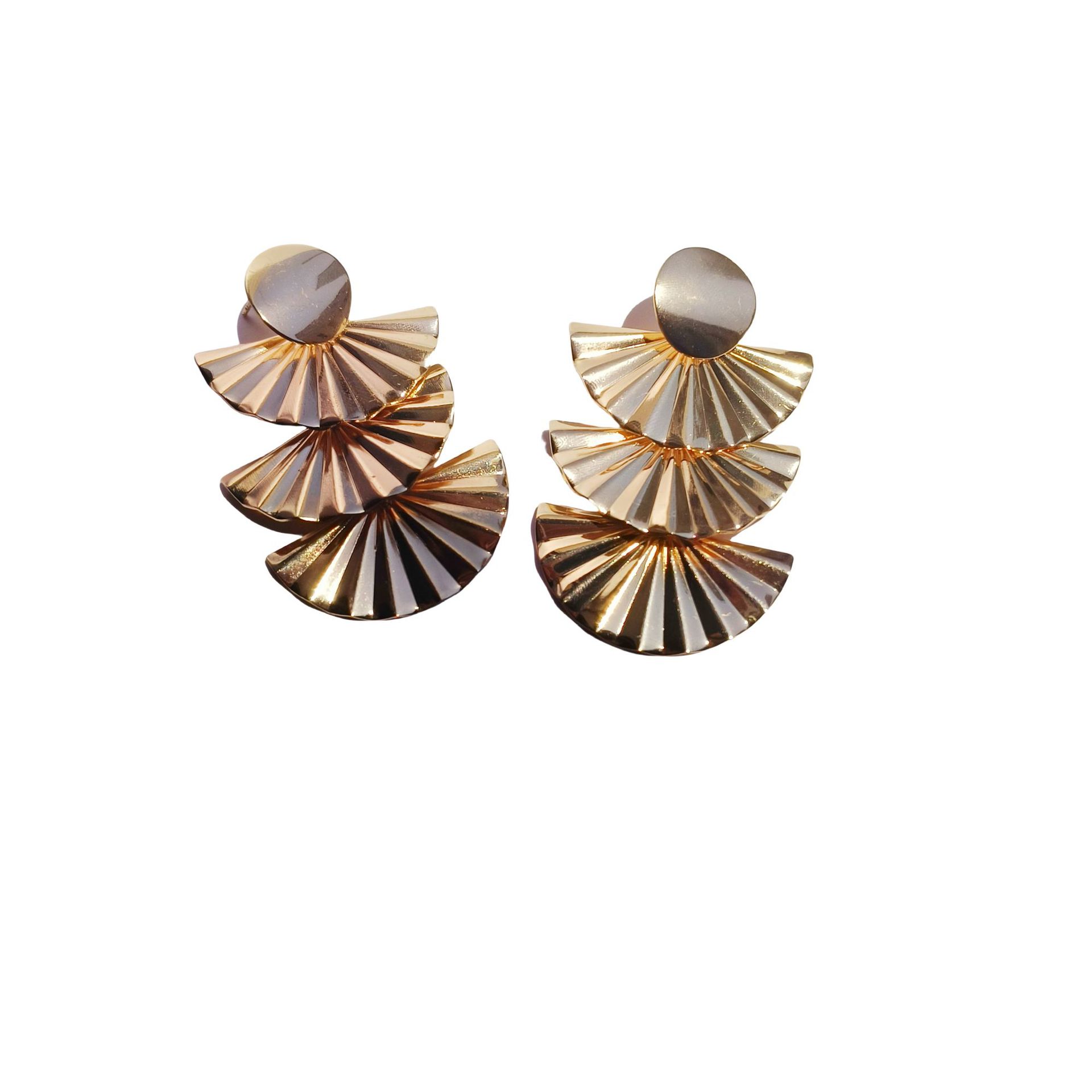 European and American style metal texture multi-layer fan blade earrings, women's Instagram trendy cross-border versatile high-end design stud earrings Item Picture