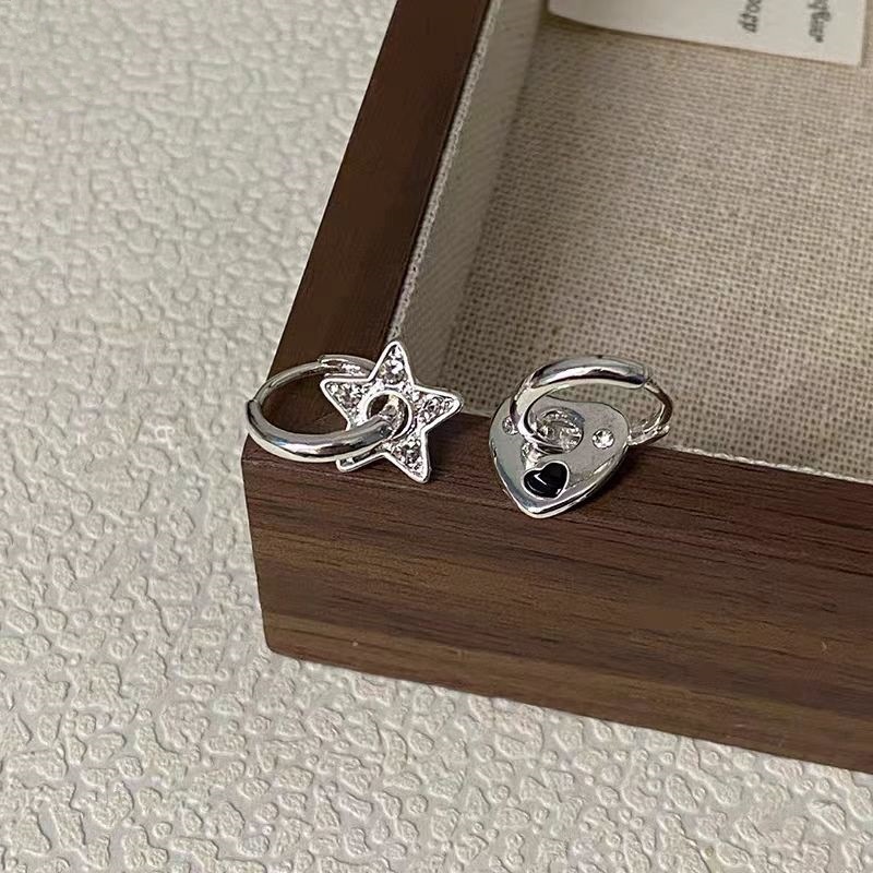 Simple and asymmetrical star-shaped heart earrings, women's fashion, niche and exquisite, internet-famous small ear buckles, new earrings wholesale Specification drawing