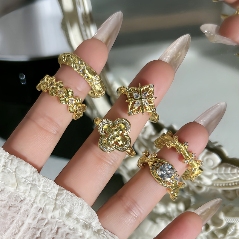A light luxury court-style brushed and hollowed-out four-leaf clover high-end ring, a cold and fashionable, niche, layered index finger ring for women full figure