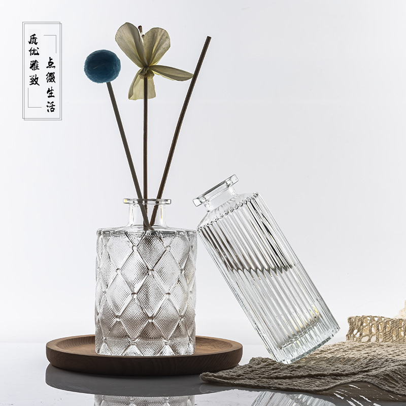 Retro aromatherapy glass bottle desktop glass decoration vase French embossed perfume aromatherapy bottle photo decoration Specification drawing