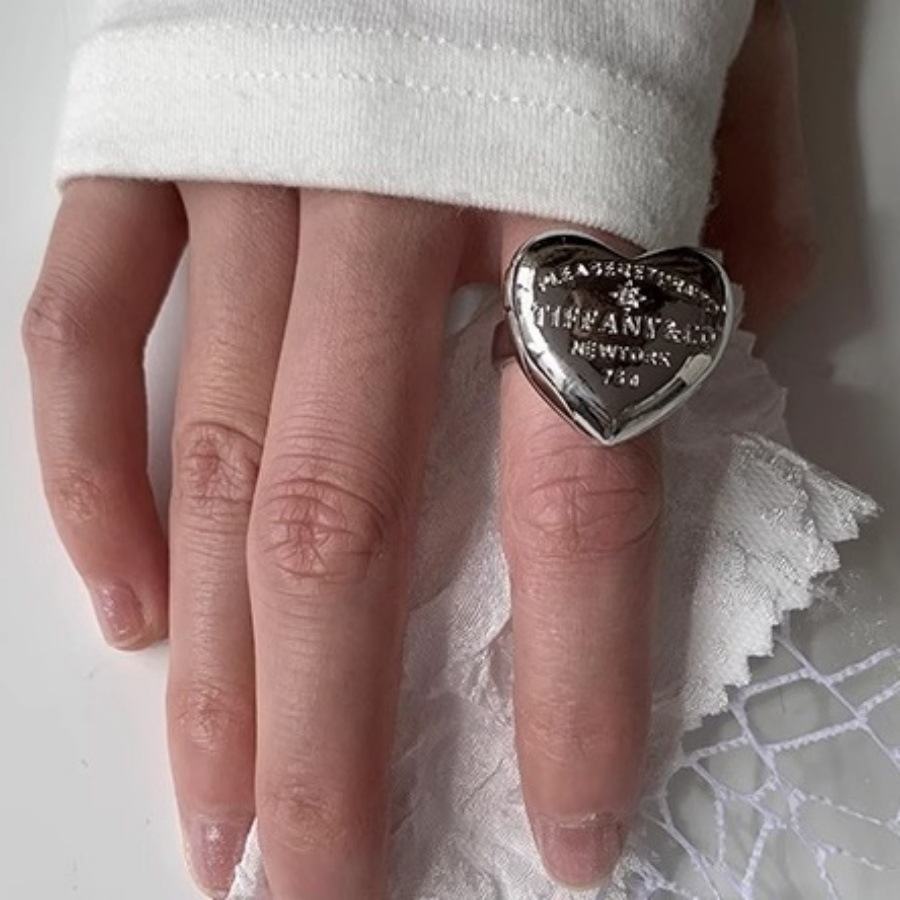 The heart-shaped letter opening ring, the same as that of a South Korean blogger, is a rare and versatile design for women's daily index finger rings details Picture