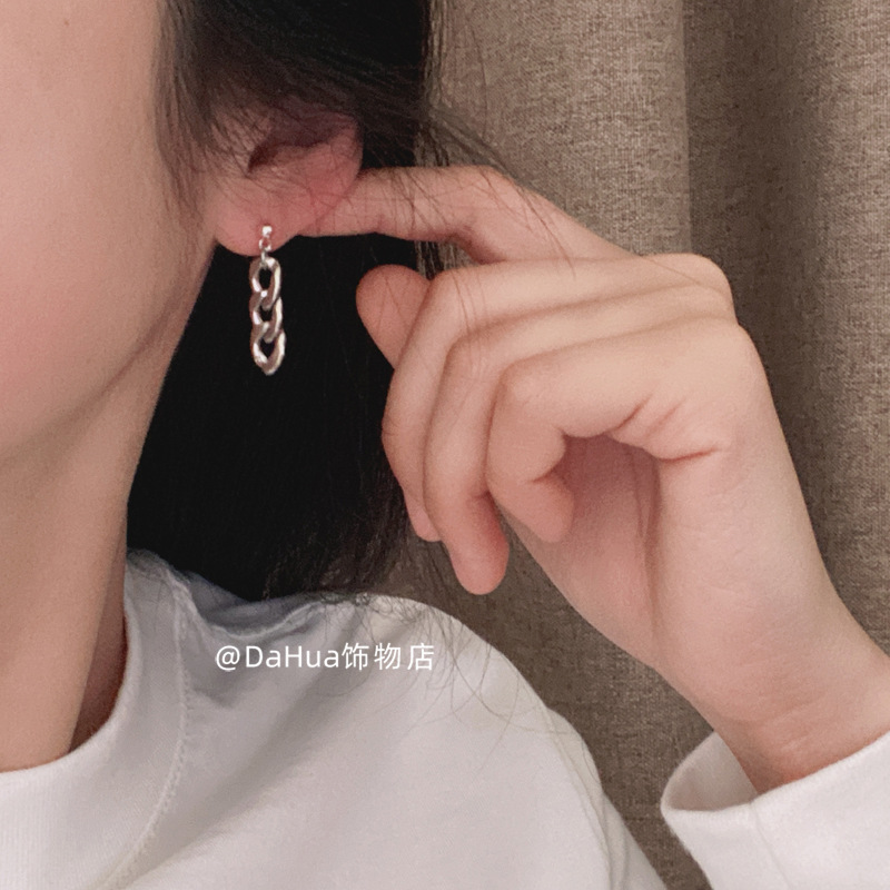 European and American hip-hop style chain, super cool, individual, simple, neutral and cold design sense, 925 silver stud ear clips full figure