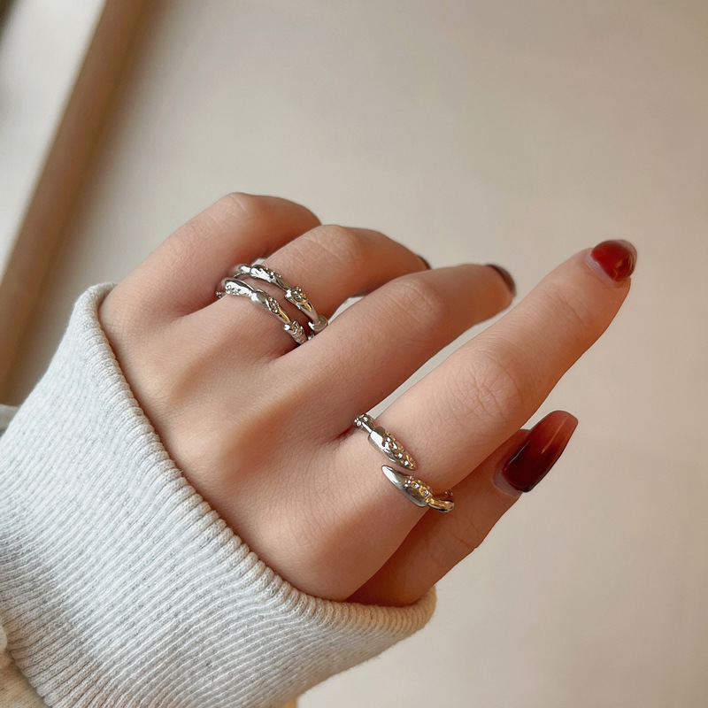 A light luxury, niche and exquisite lava open ring for women on Instagram, a cold style double-layer overlapping ring joint, a popular online ring full figure