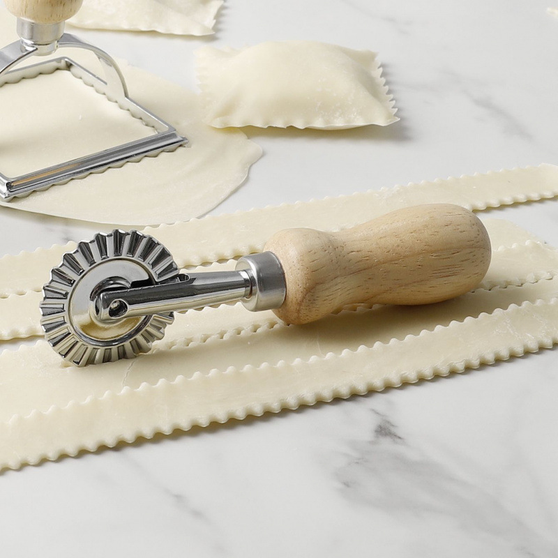 Lace roller knife pancake cutter, a diy handmade baking tool for the kitchen, with a zinc alloy and oak handle, is richly decorated Item Picture