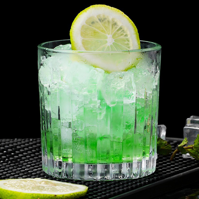 Japanese striped whisky cups, classic cocktail cups for bars, vintage spirits cups, glass spirits cups details Picture