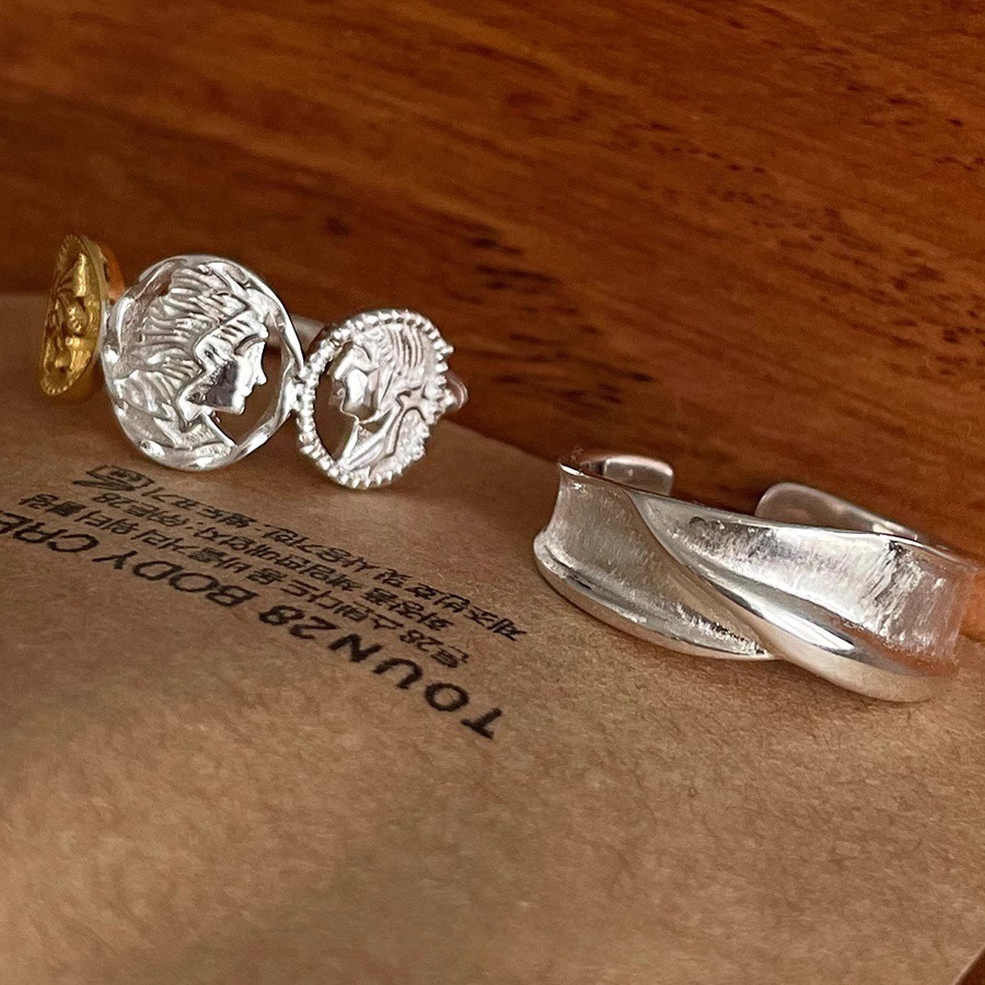 A niche design of ancient coin figure meddle ring for women, 925 silver, ins fashion and personality ring, light luxury and high-end index finger ring Item Picture