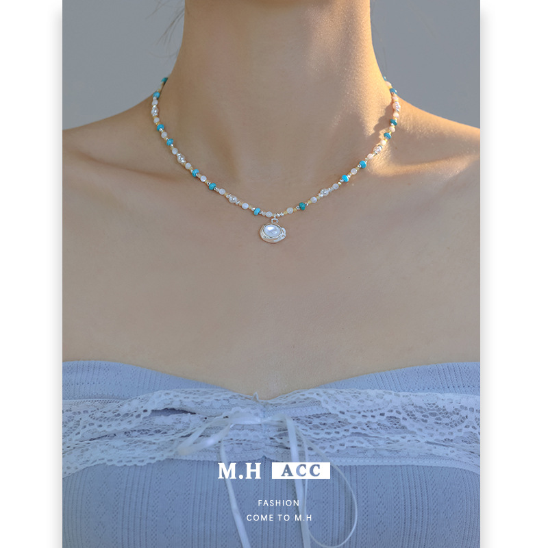 Carefully selected 2025 new blue turquoise shell beaded necklace. This is a fashionable and versatile collarbone chain with a unique and elegant style full figure