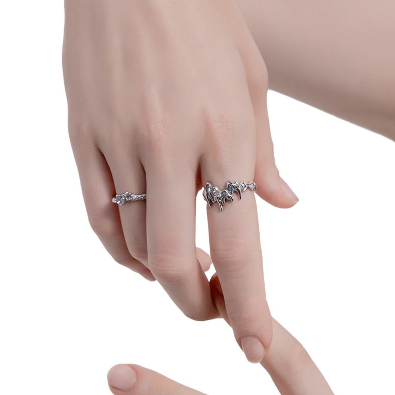 Glacier blue open ring, a unique design for women, cool and stylish, simple and individual couple's food ring Item Picture