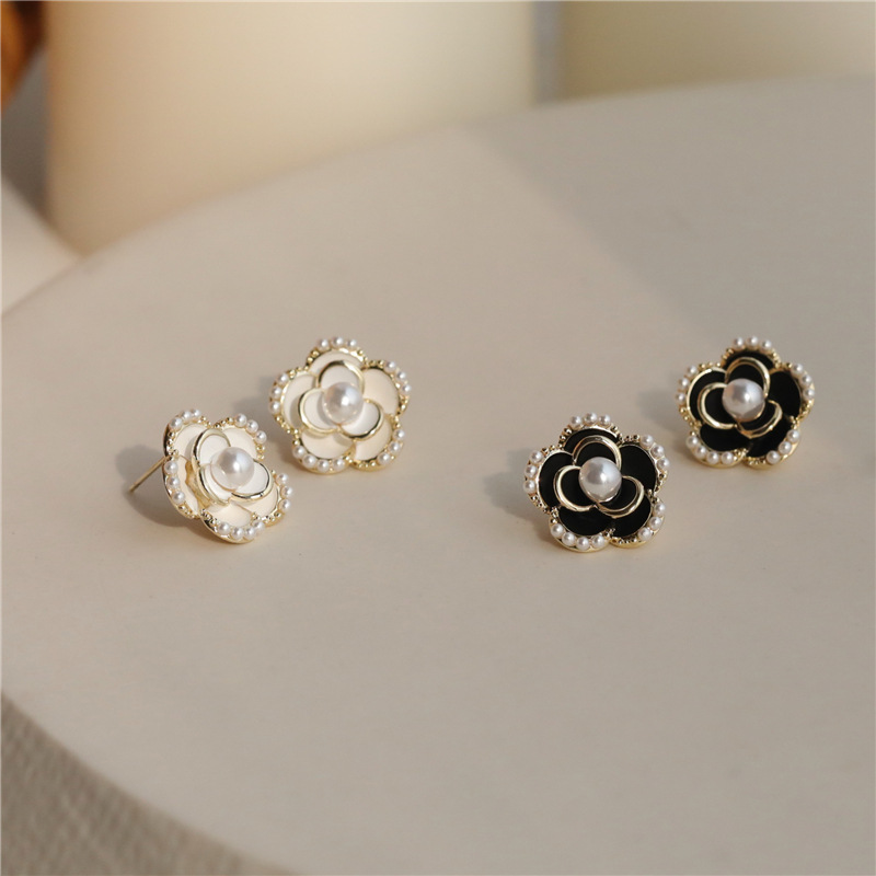 S925 Silver Needle French Camellia earrings for women, Korean Internet celebrity, retro style stud earrings, high-end Hong Kong-style earrings full figure