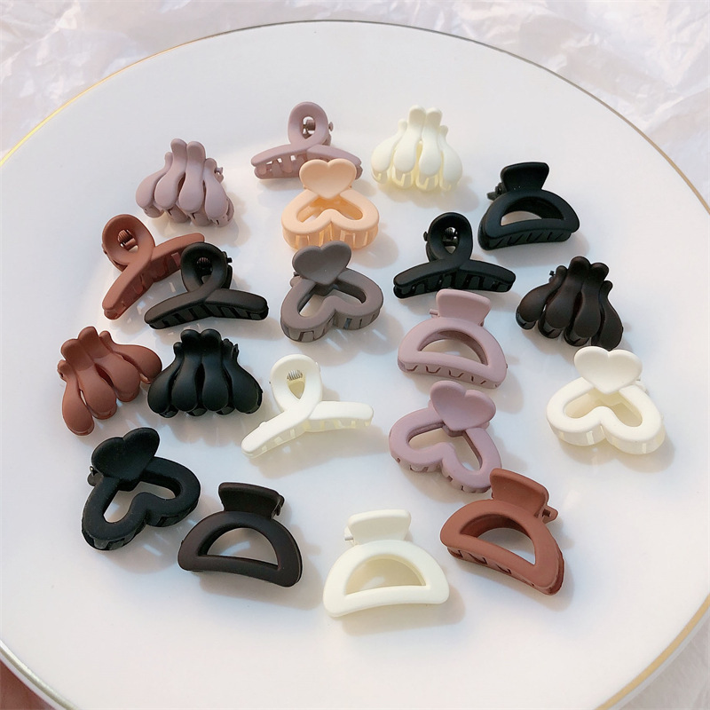 Colored hair clips at the back of the head, frosted hair grabbers, hair accessories, ins, high-end style, butterfly small grabbers, semi-tied hair clips Specification drawing
