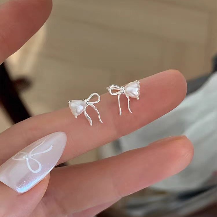 New 925 bright heart-shaped pearl bow stud earrings for women, sweet and unique, irregular earrings, trendy Specification drawing