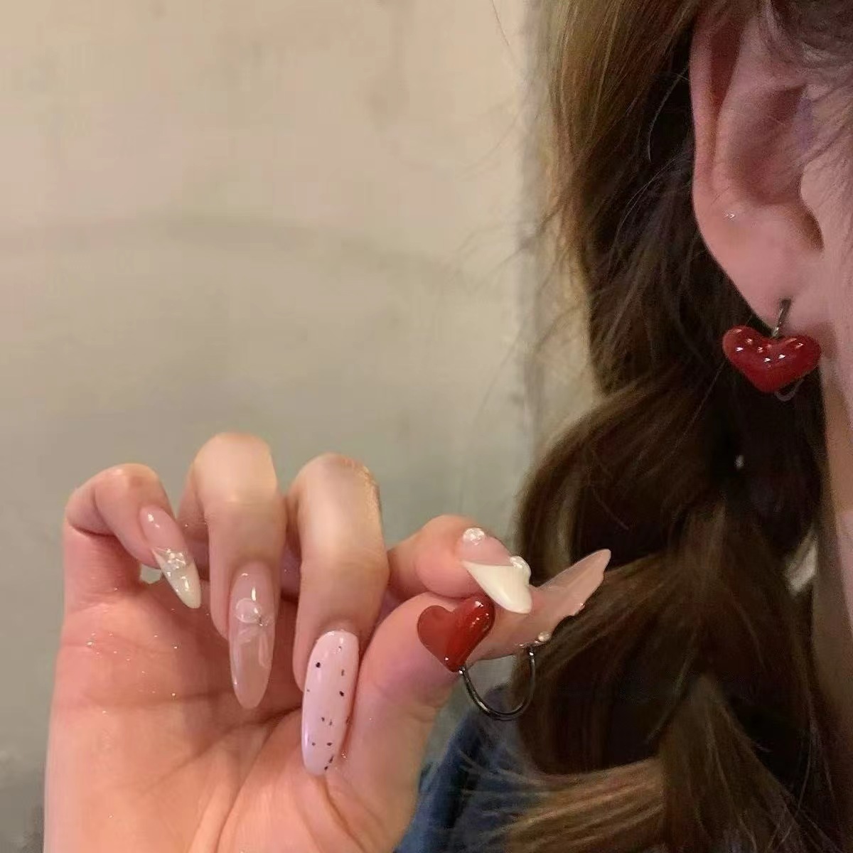 Ankela red oil-dripping heart-shaped stud earrings, Korean sweet and cool style individual earrings, high-end and fashionable women's versatile earrings details Picture