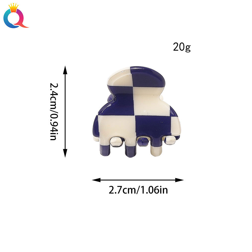 Qiyue Korean acetate board small grab clip, versatile checkerboard pattern bangs hairpin, high-end and cool color top clip, shark clip Application Scenario