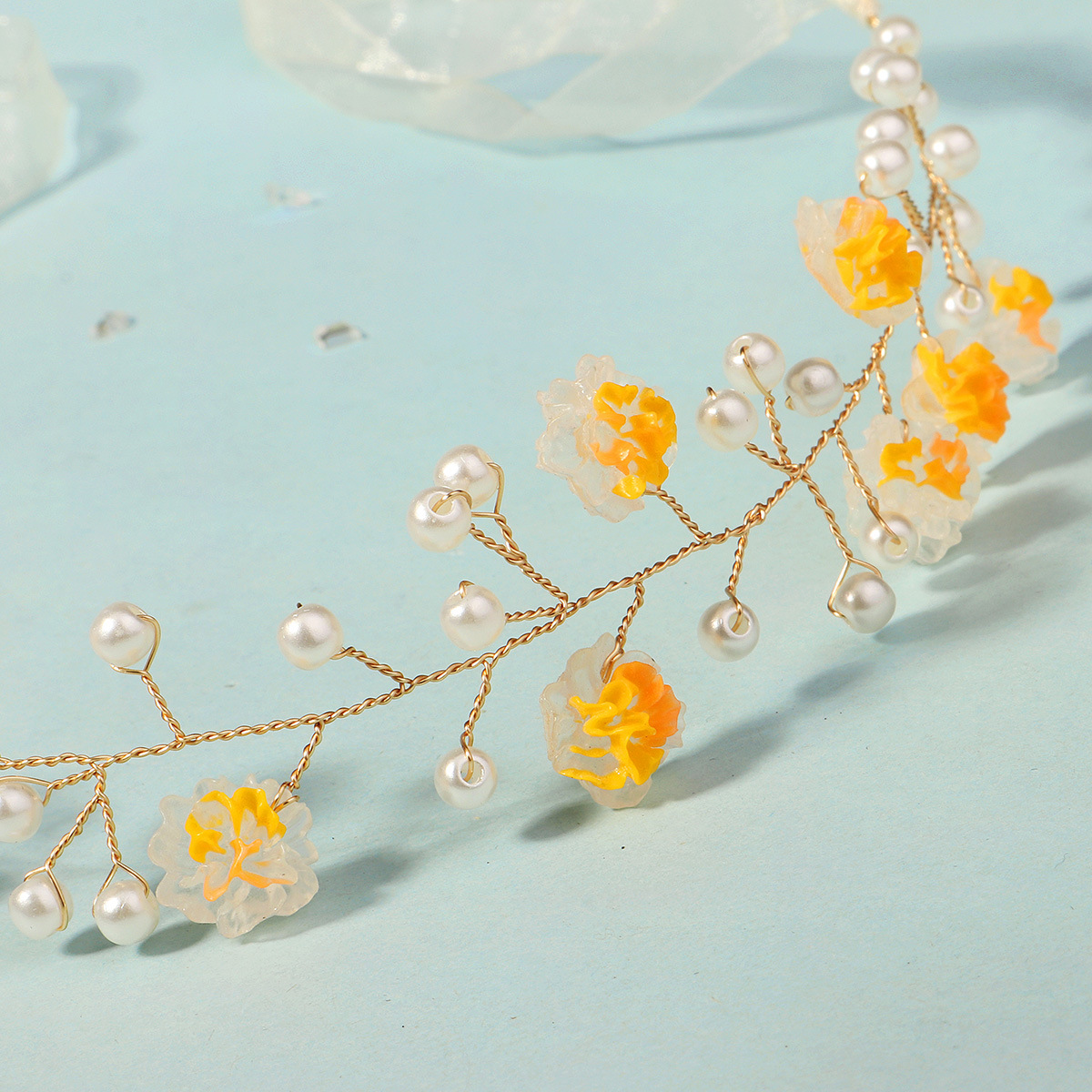 New cross-border yellow acrylic flower pearl hair band, high-end birthday and wedding bun headwear, bride's hair band Application Scenario