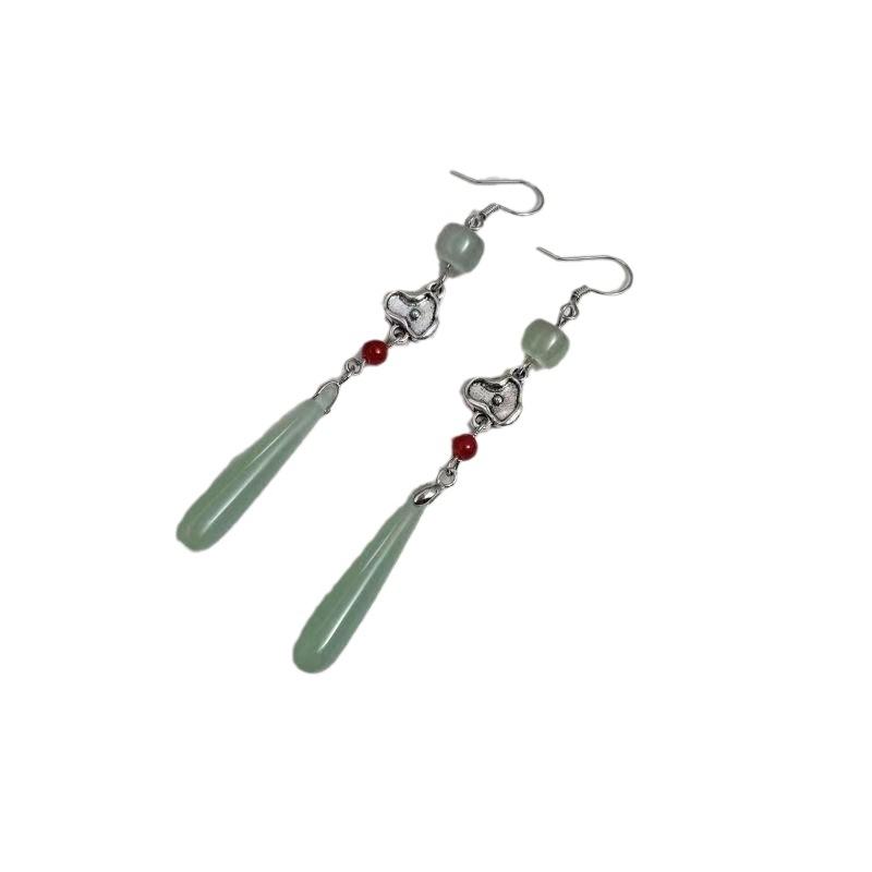 New Chinese-style Song Dynasty ethnic style Su earrings, women's national style cool earrings, retro ancient-style cheongsam and Hanfu earrings Application Scenario