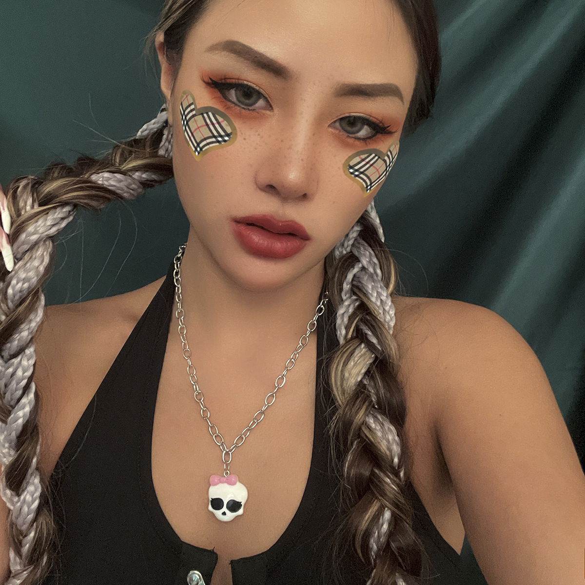 Cute three-dimensional acrylic animal necklace for Halloween from Europe and America, sweet, cool and funny creative collarbone chain full figure