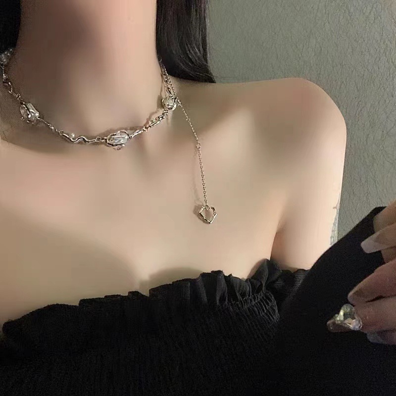 Personalized, irregular-shaped pearl necklace on Instagram, cold style, Baroque heart patchwork, hot girl collarbone chain, trendy and cool full figure
