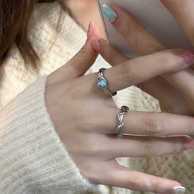 A cold moonstone open ring for women on Instagram, with a minimalist and high-end design. It's a simple and individual food ring details Picture