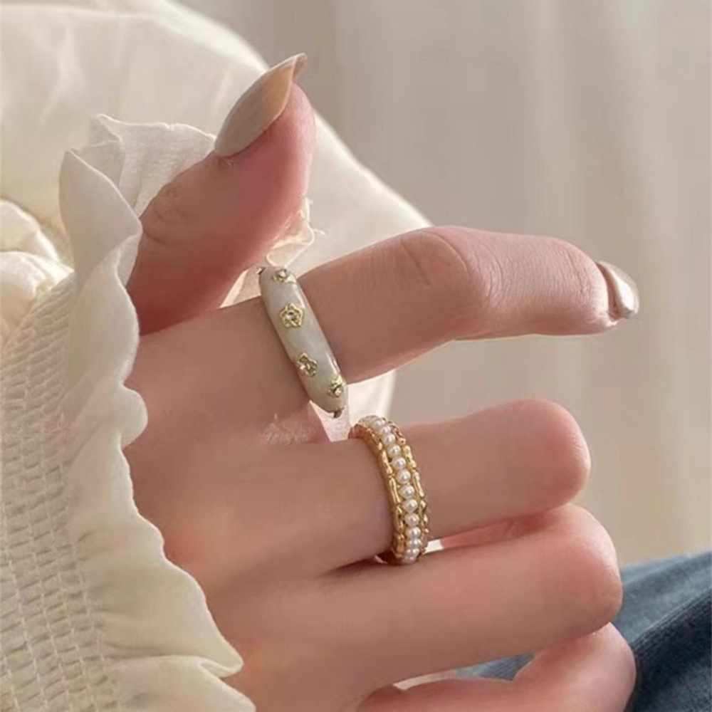 High-end enamel drop glaze pearl ring, a niche design for women, versatile on Instagram index finger ring, elegant and fashionable ring trend Application Scenario