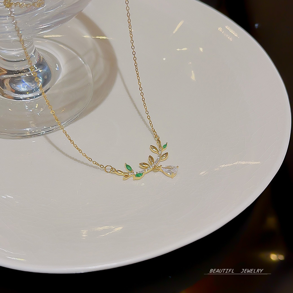 Forest-style fairy antler necklace accessory, a high-end and light luxury necklace for women, a sweet and fashionable titanium steel collarbone chain from South Korea Specification drawing