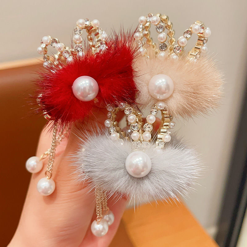 New autumn and winter mink, rabbit ear, tassel hair clips, cute and elegant girl, hairball, shark clip hair accessories Application Scenario