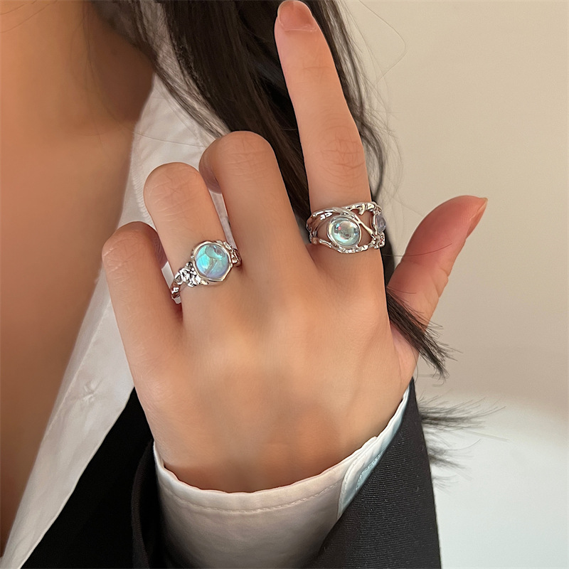 A unique moonstone open-top two-piece set ring for women, an Instagram niche design with a high-end and light luxury open-top food ring Application Scenario