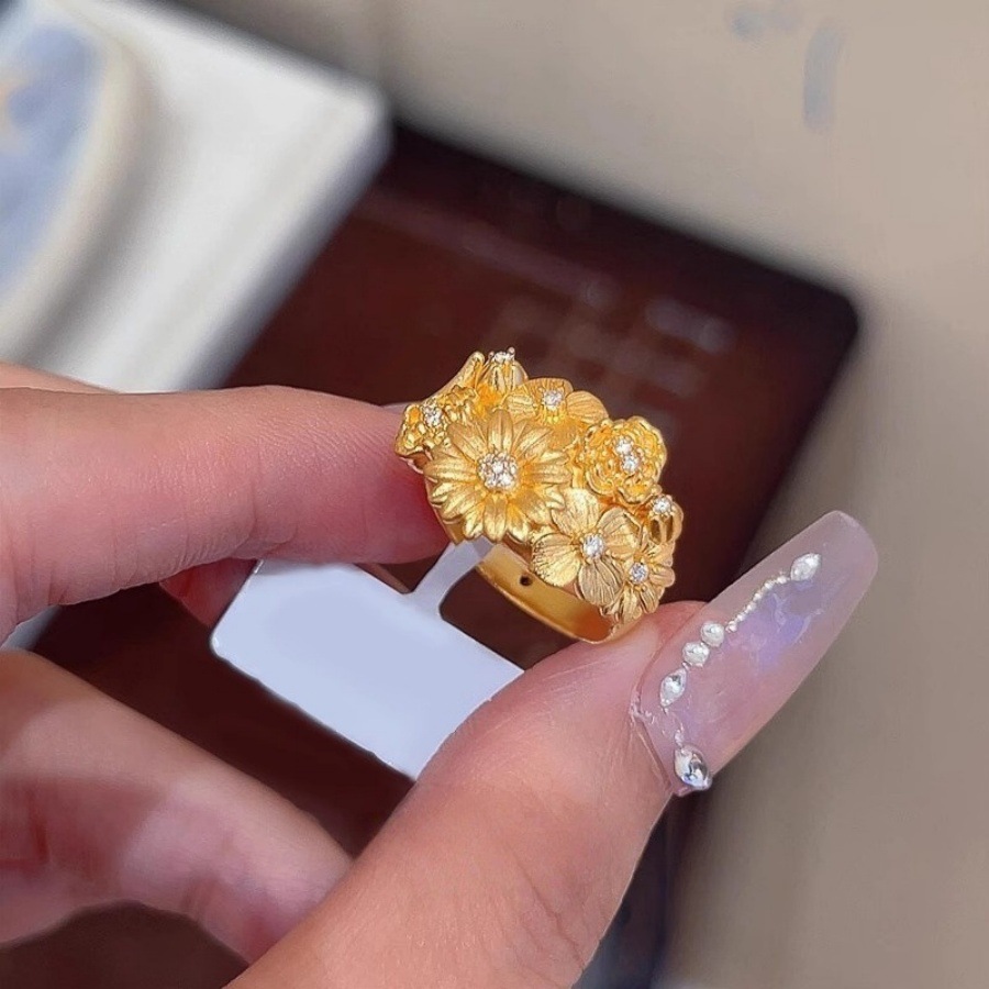 A golden brushed zircon floral ring for women, a light luxury and versatile index finger ring with a unique design full figure