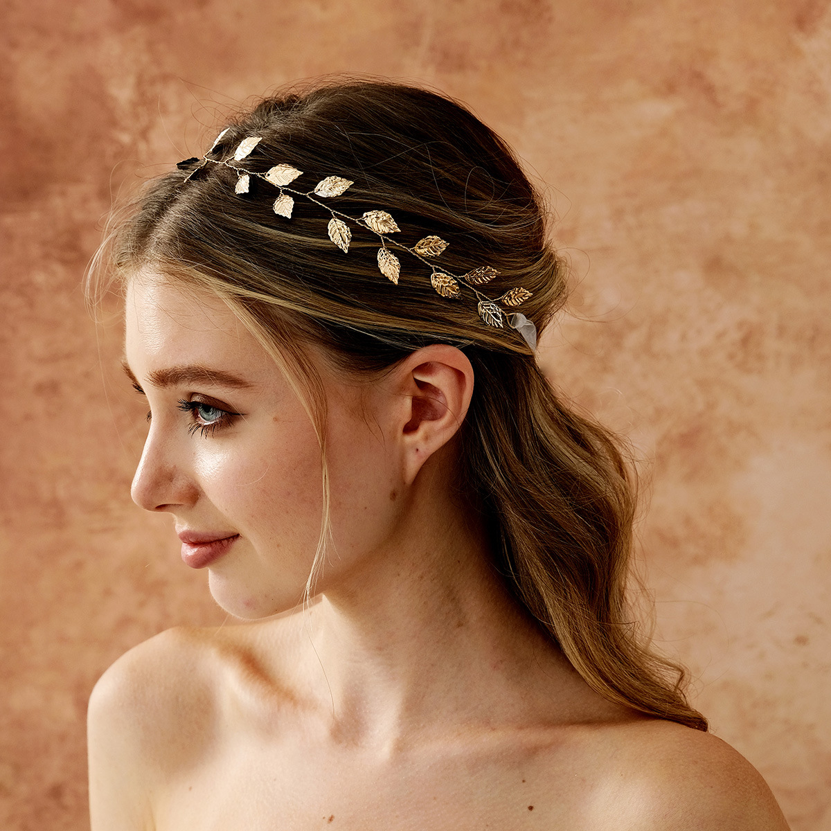Amazon's new bride accessories: simple metal headband, European and American wedding dress headwear, handcrafted golden leaf headband for women full figure